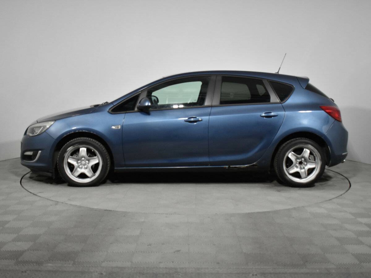 Opel Astra с пробегом — 2012 год. Фото: #7