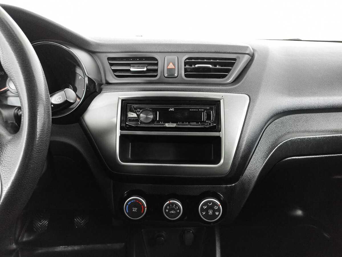 Kia Rio с пробегом — 2017 год. Фото: #14