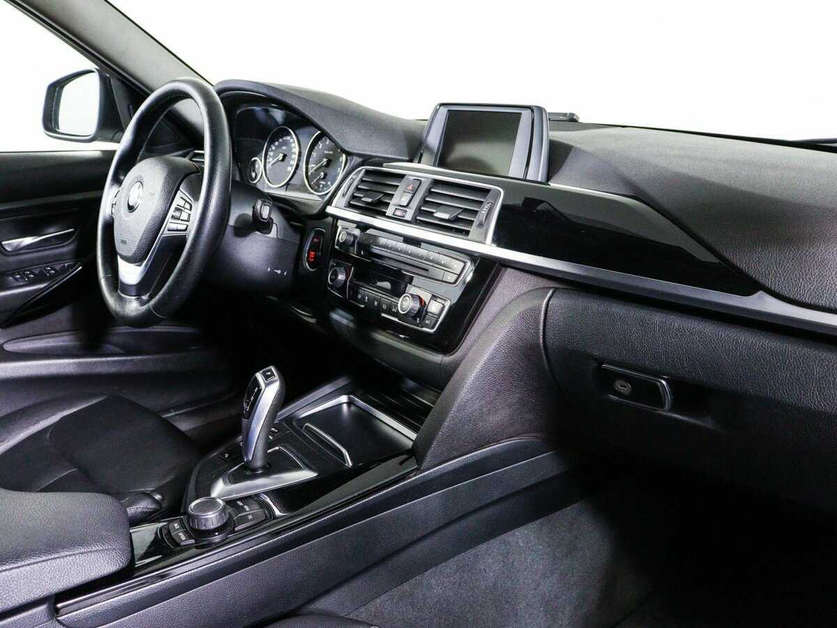 BMW 3 серии с пробегом — 2015 год. Фото: #6