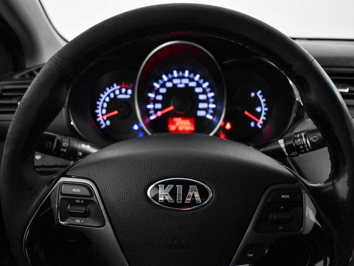 Kia Rio с пробегом — 2016 год. Фото: #15