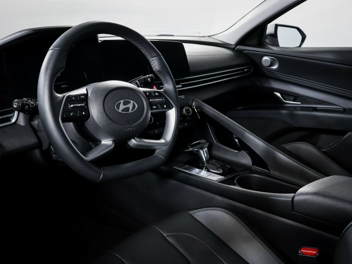 Hyundai Elantra с пробегом — 2024 год. Фото: #10