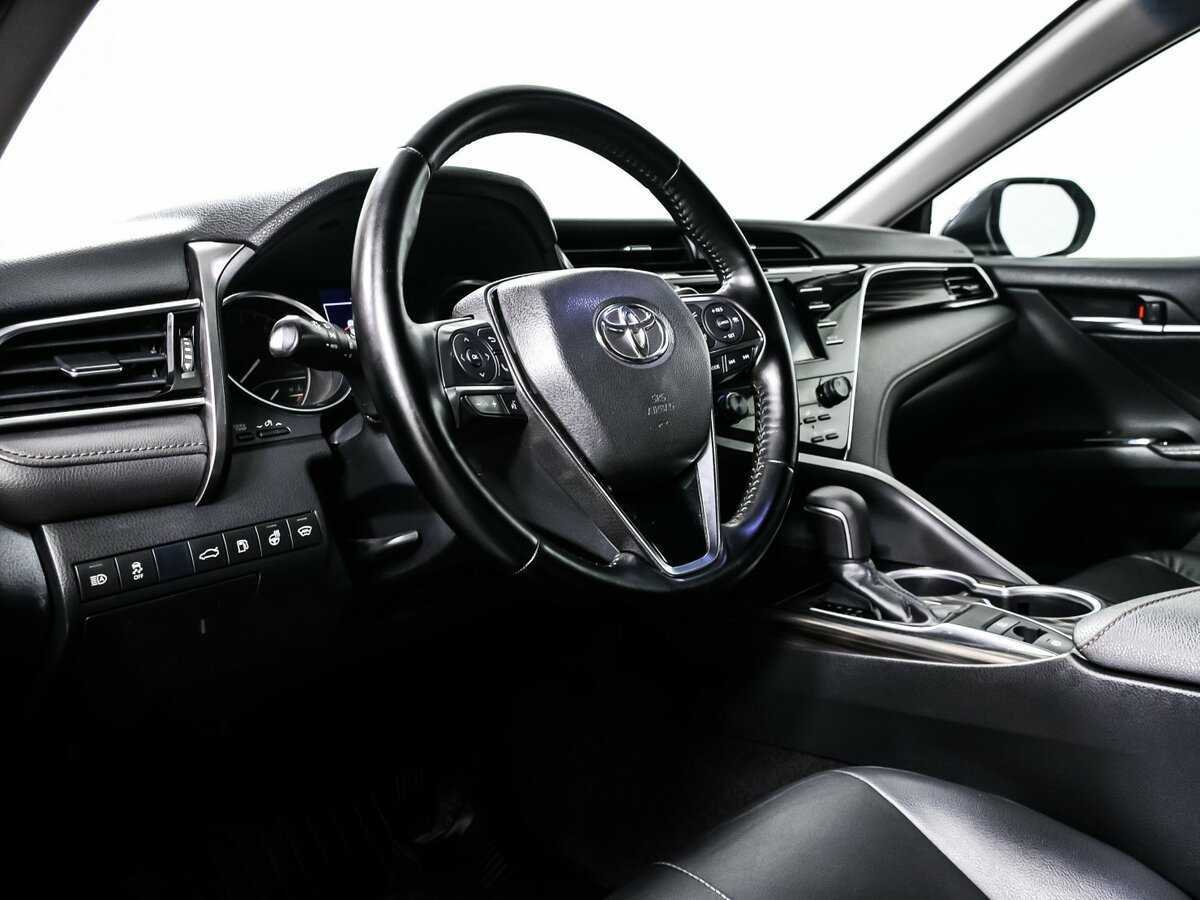Toyota Camry с пробегом — 2018 год. Фото: #12