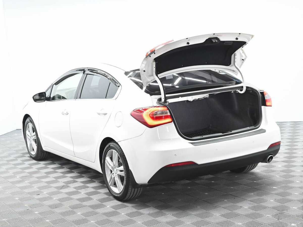 Kia Cerato с пробегом — 2013 год. Фото: #4