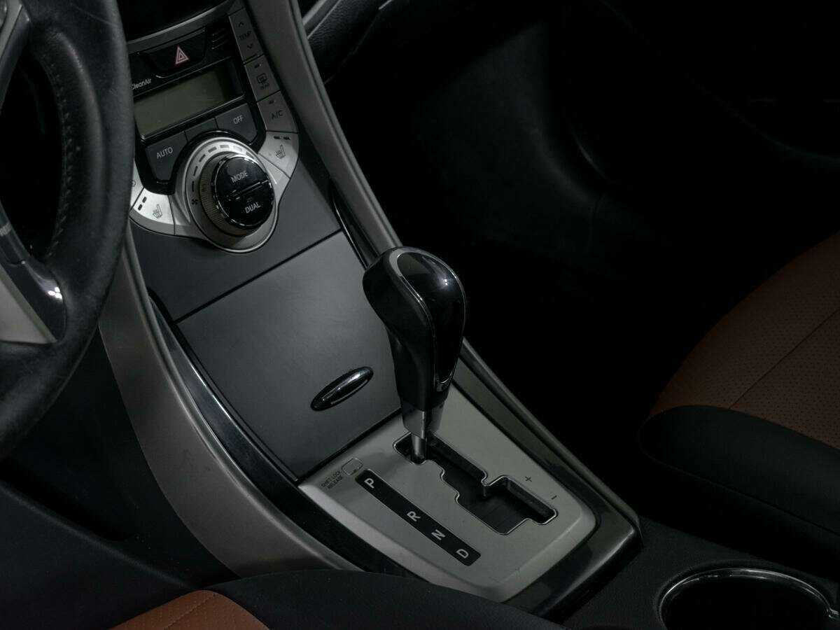 Hyundai Elantra с пробегом — 2012 год. Фото: #14