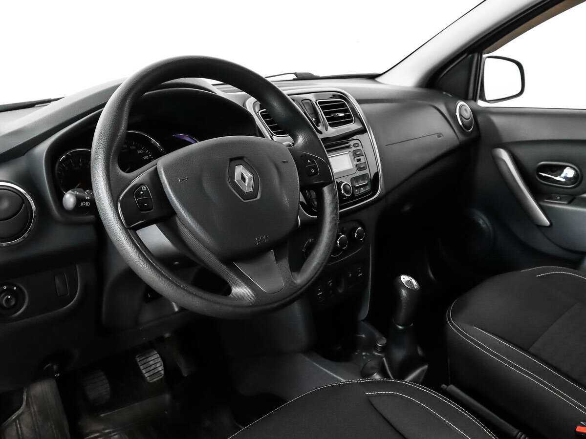 Renault Logan с пробегом — 2014 год. Фото: #8