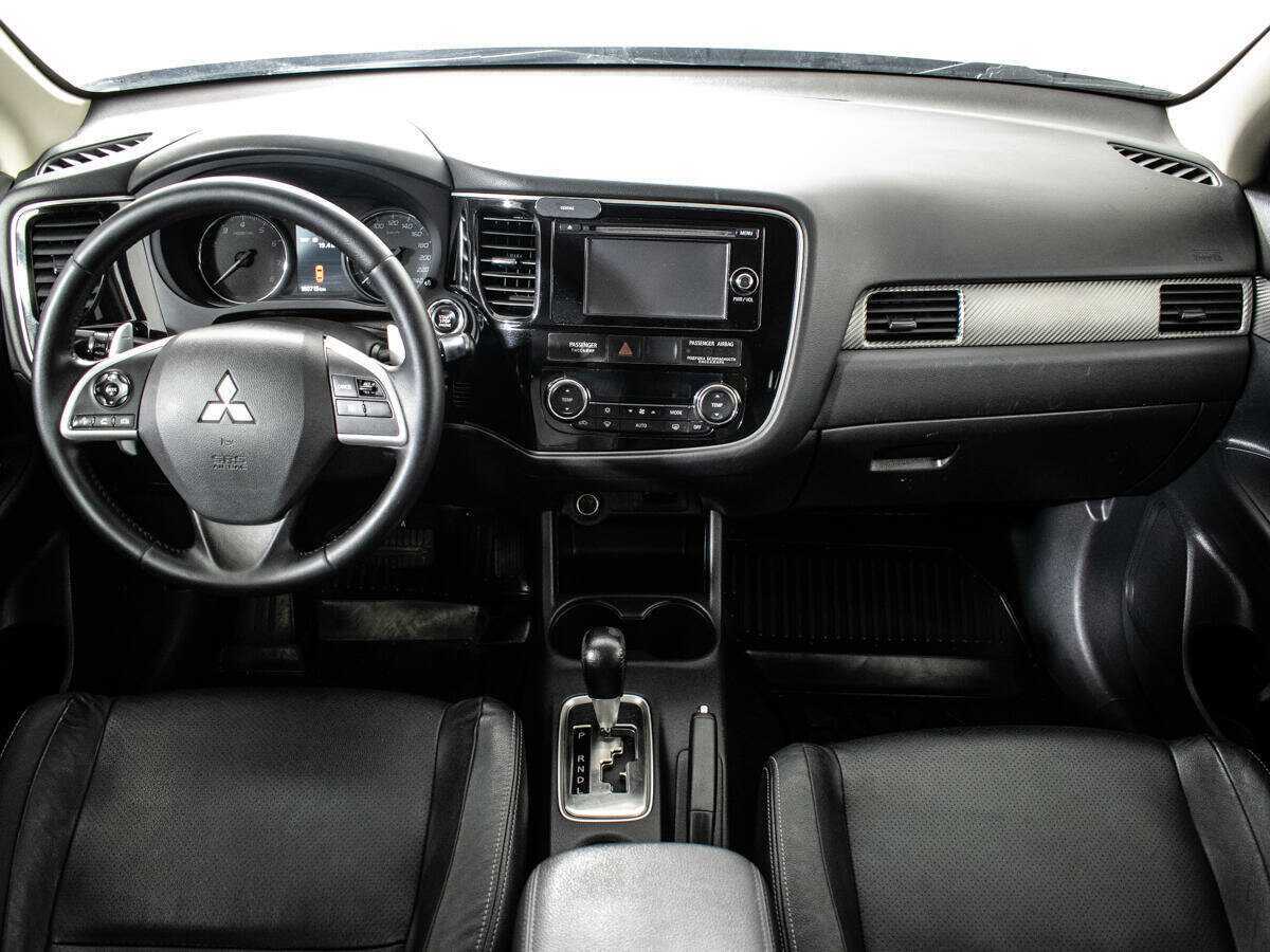 Mitsubishi Outlander с пробегом — 2013 год. Фото: #10