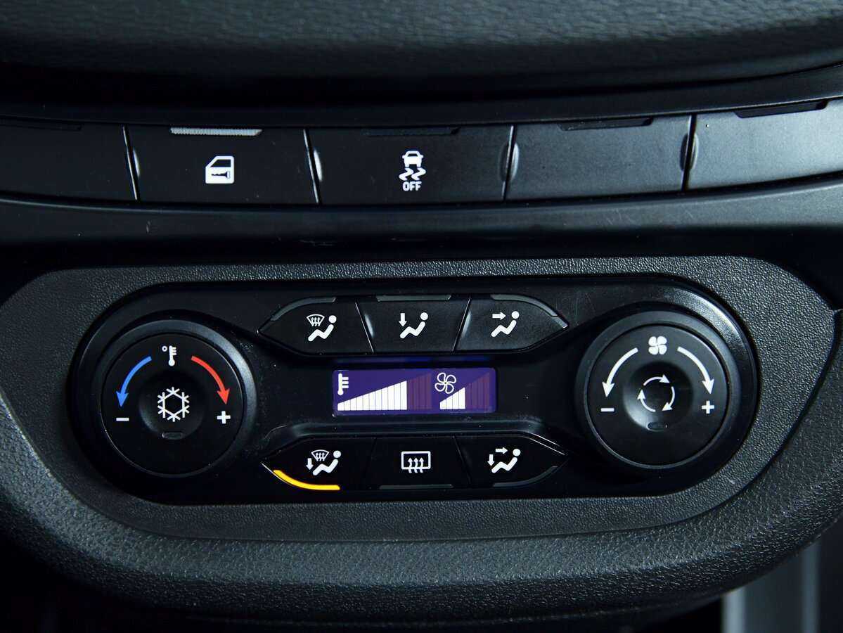 Lada (ВАЗ) Vesta с пробегом — 2019 год. Фото: #12