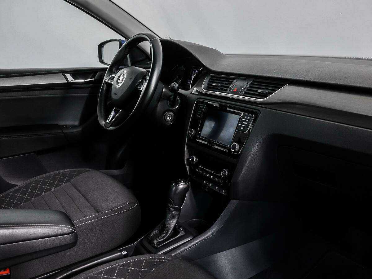 Skoda Rapid с пробегом — 2017 год. Фото: #10