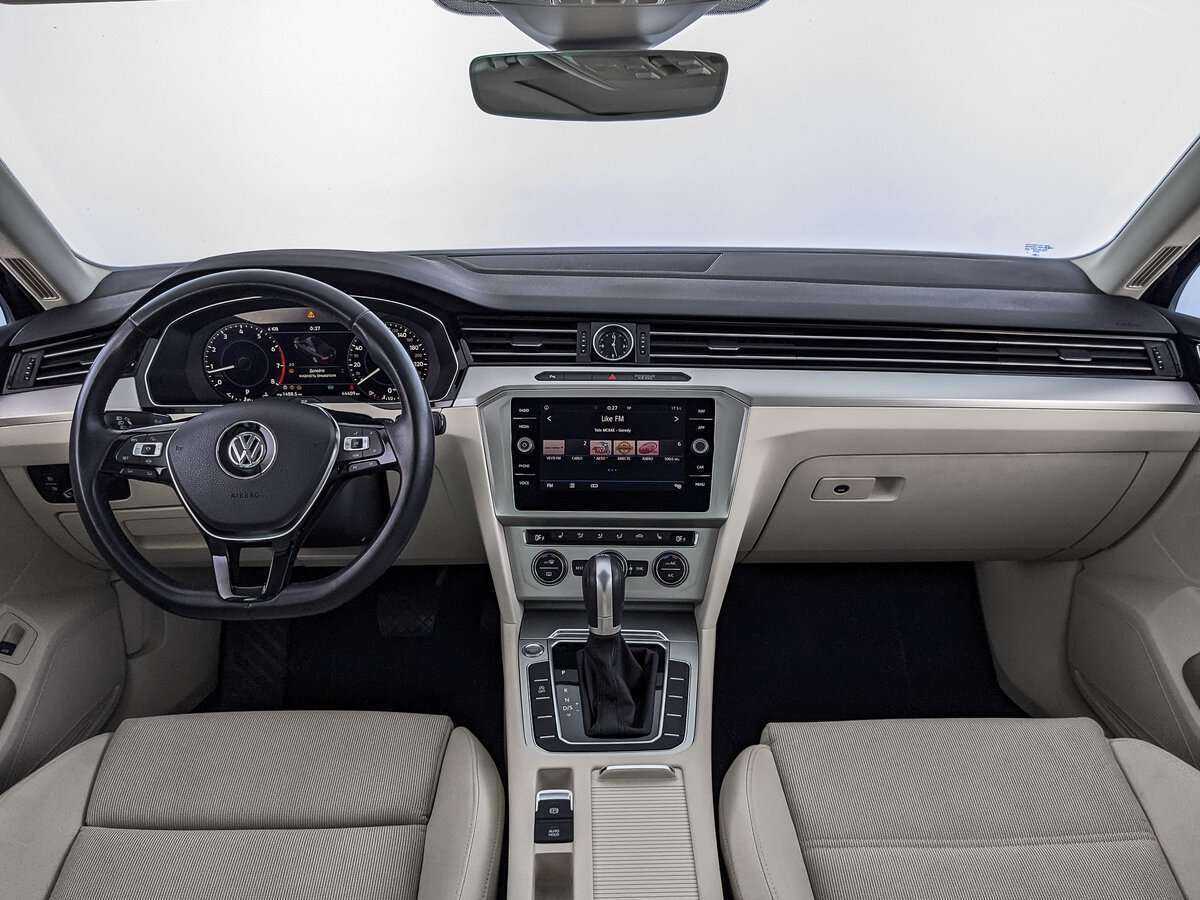Volkswagen Passat с пробегом — 2018 год. Фото: #9
