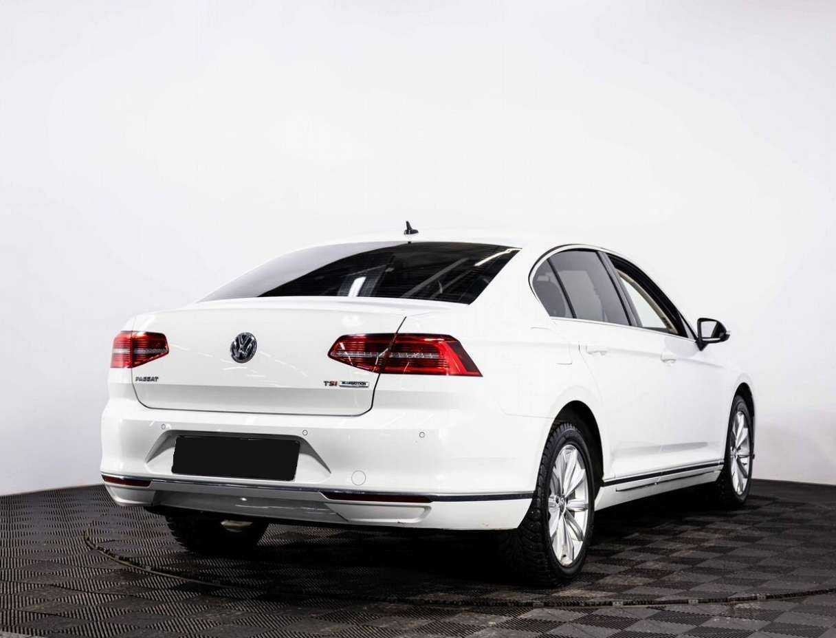 Volkswagen Passat с пробегом — 2016 год. Фото: #5