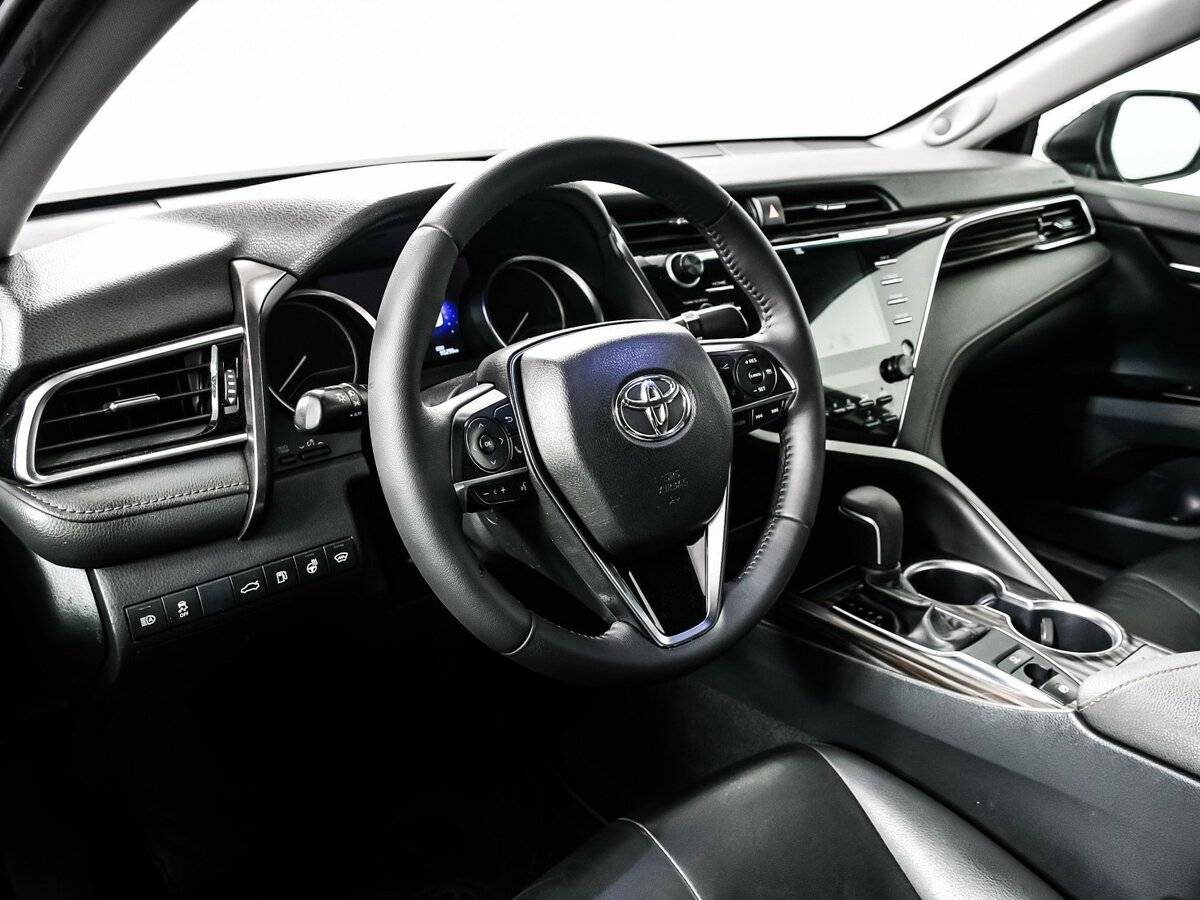 Toyota Camry с пробегом — 2019 год. Фото: #12