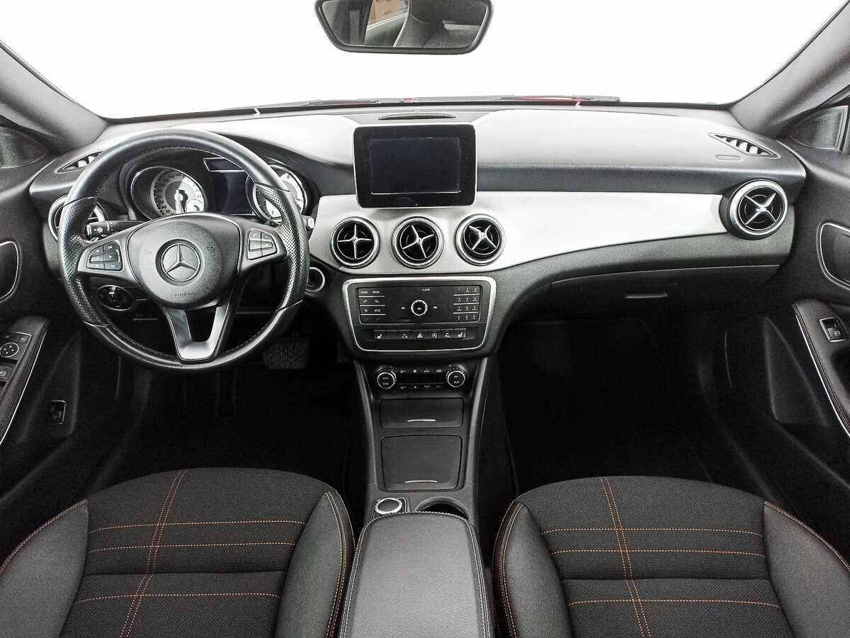 Mercedes-Benz CLA с пробегом — 2015 год. Фото: #11