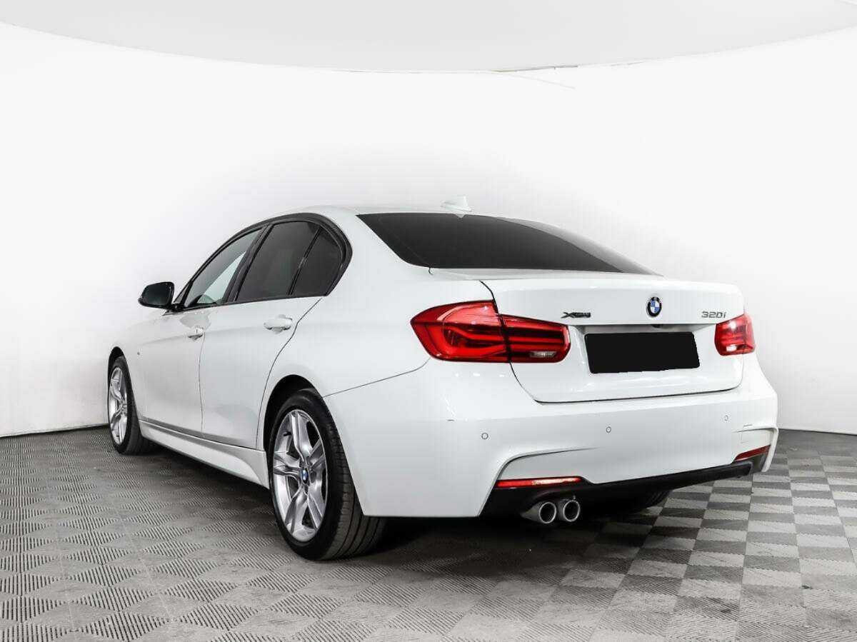 BMW 3 серии с пробегом — 2018 год. Фото: #6