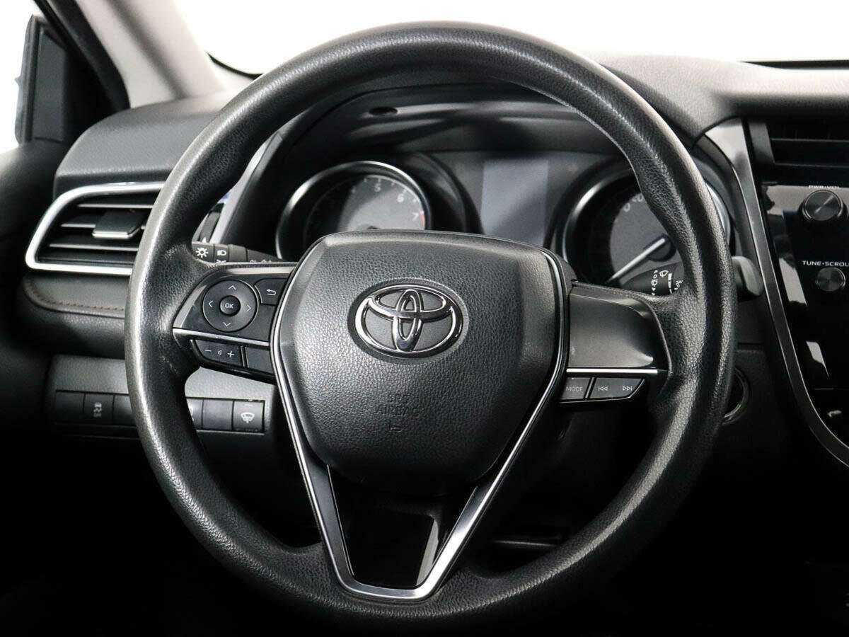 Toyota Camry с пробегом — 2020 год. Фото: #12