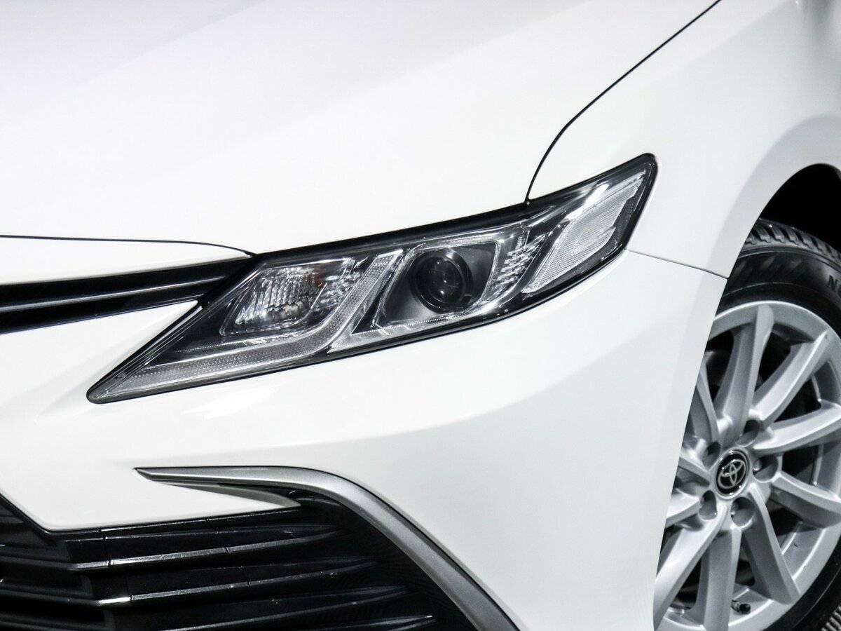 Toyota Camry с пробегом — 2021 год. Фото: #12