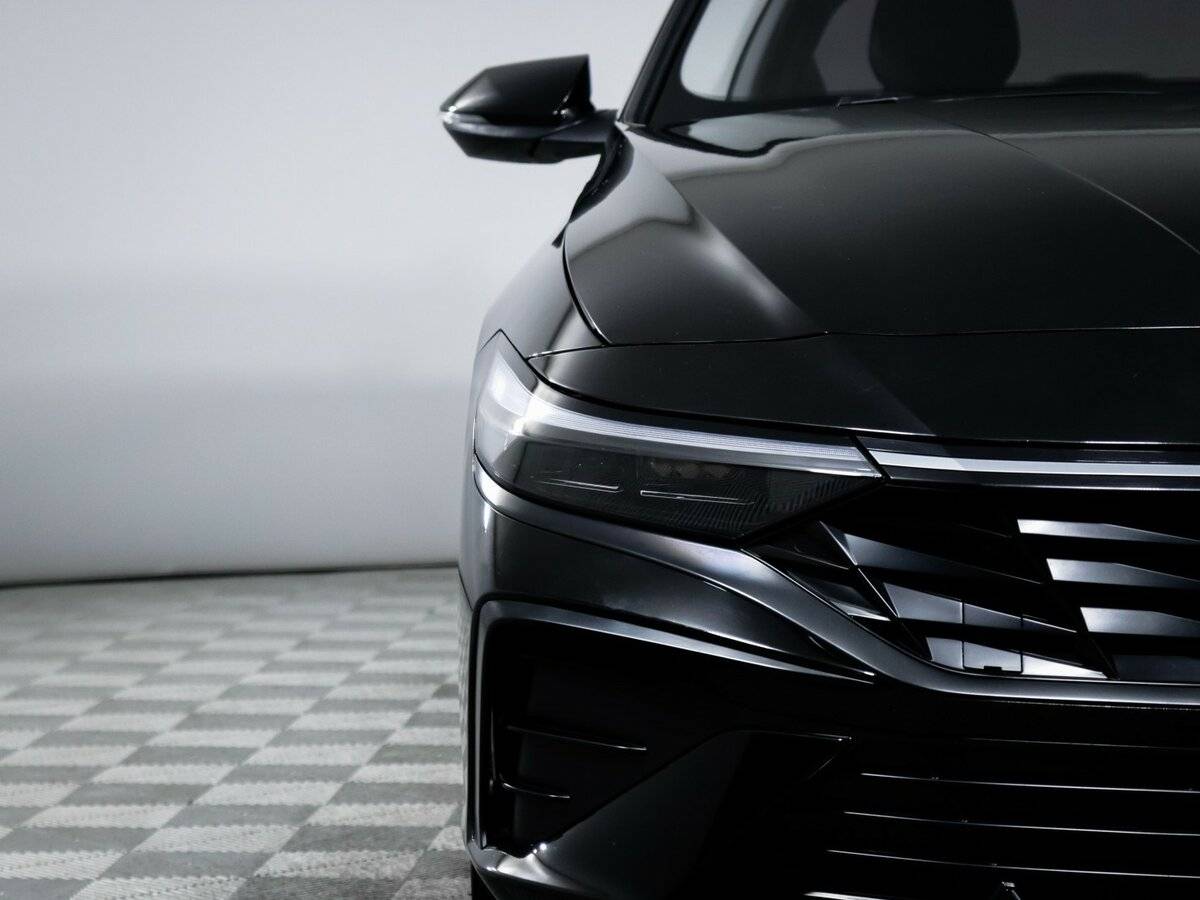 Hyundai Elantra с пробегом — 2023 год. Фото: #14