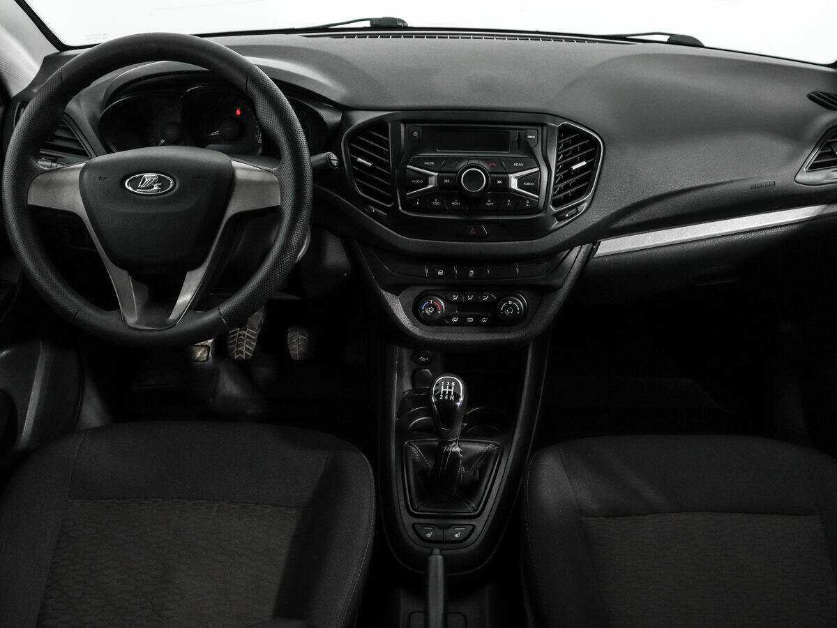 Lada (ВАЗ) Vesta с пробегом — 2017 год. Фото: #9