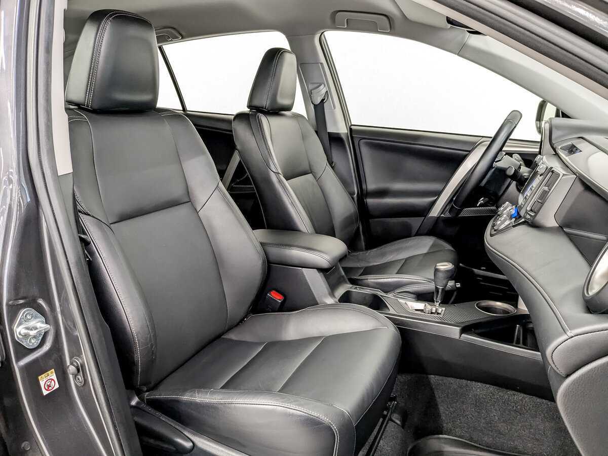 Toyota RAV4 с пробегом — 2014 год. Фото: #20
