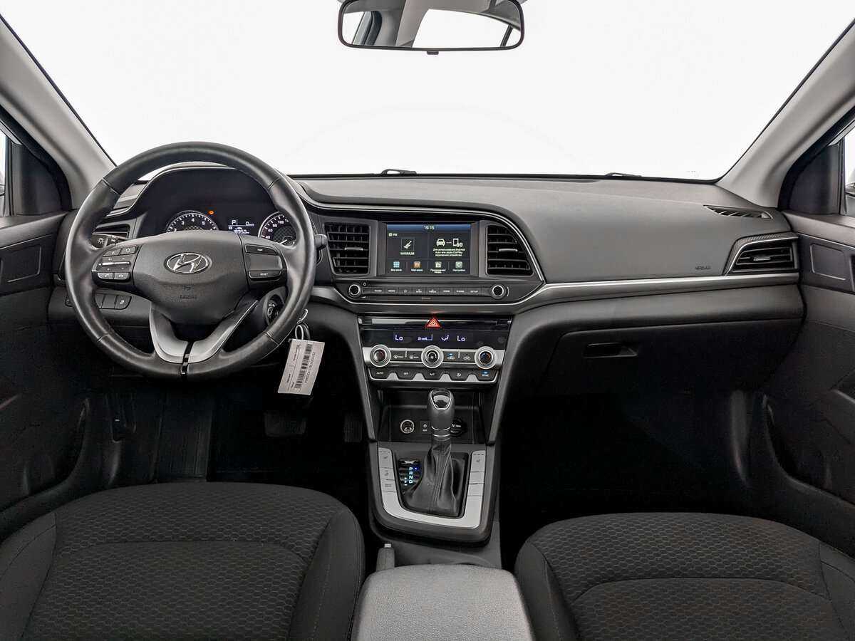 Hyundai Elantra с пробегом — 2020 год. Фото: #11