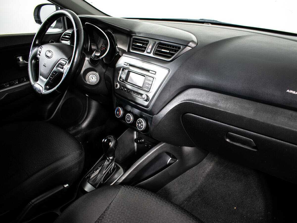 Kia Rio с пробегом — 2015 год. Фото: #4