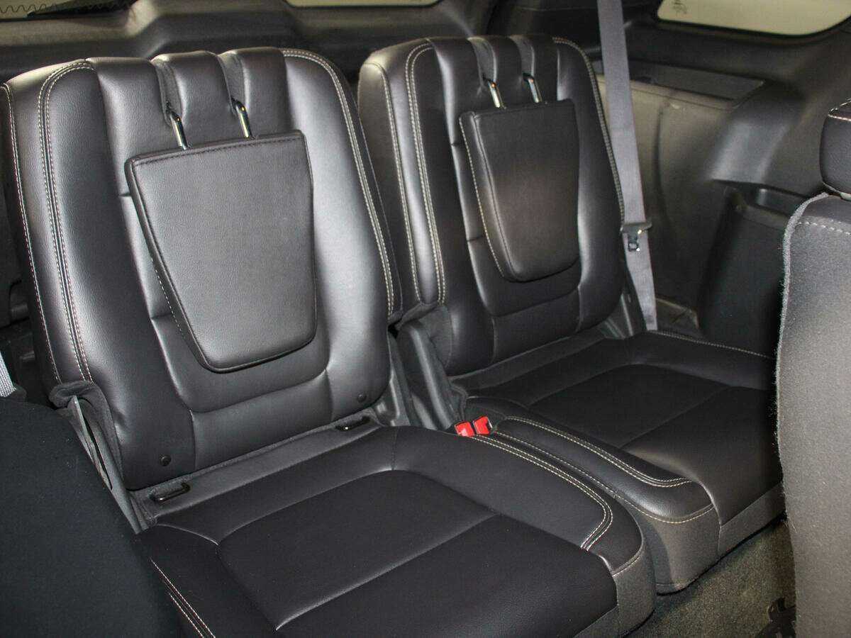Ford Explorer с пробегом — 2013 год. Фото: #7