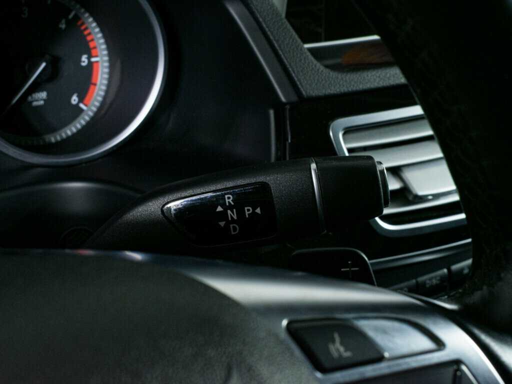 Mercedes-Benz E-Класс с пробегом — 2014 год. Фото: #13