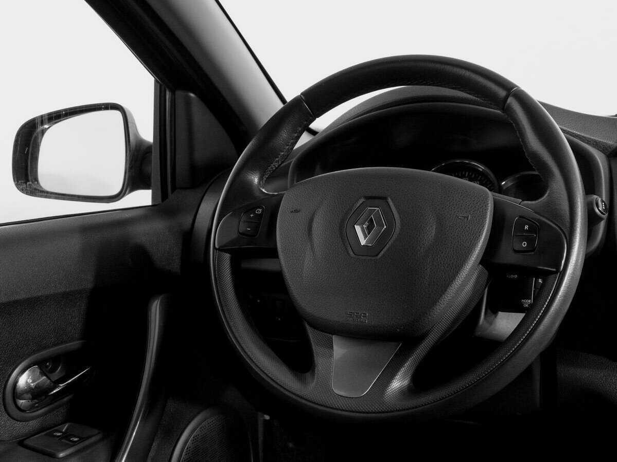 Renault Sandero с пробегом — 2016 год. Фото: #13