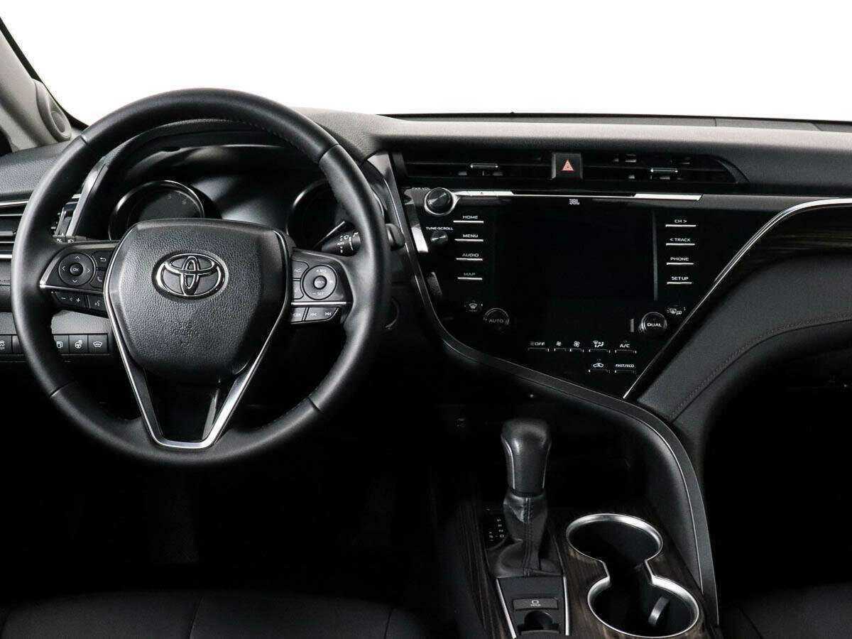 Toyota Camry с пробегом — 2019 год. Фото: #9