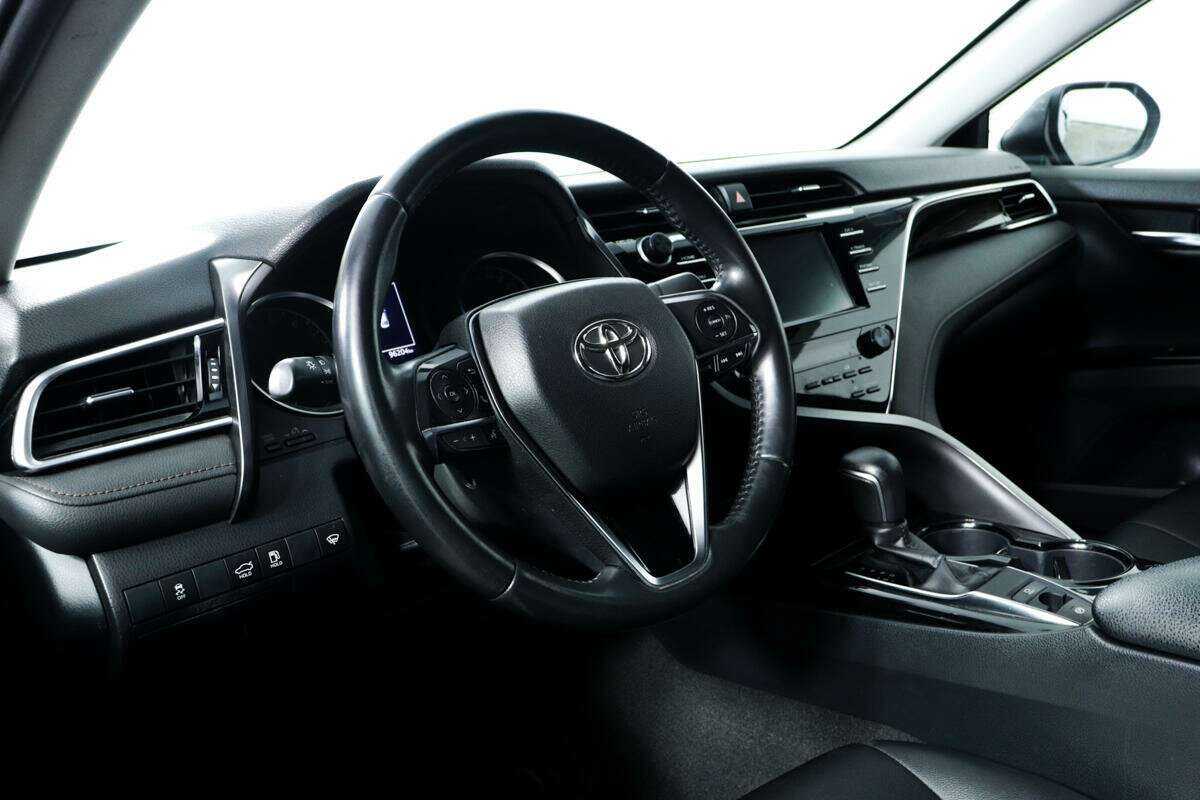 Toyota Camry с пробегом — 2019 год. Фото: #12