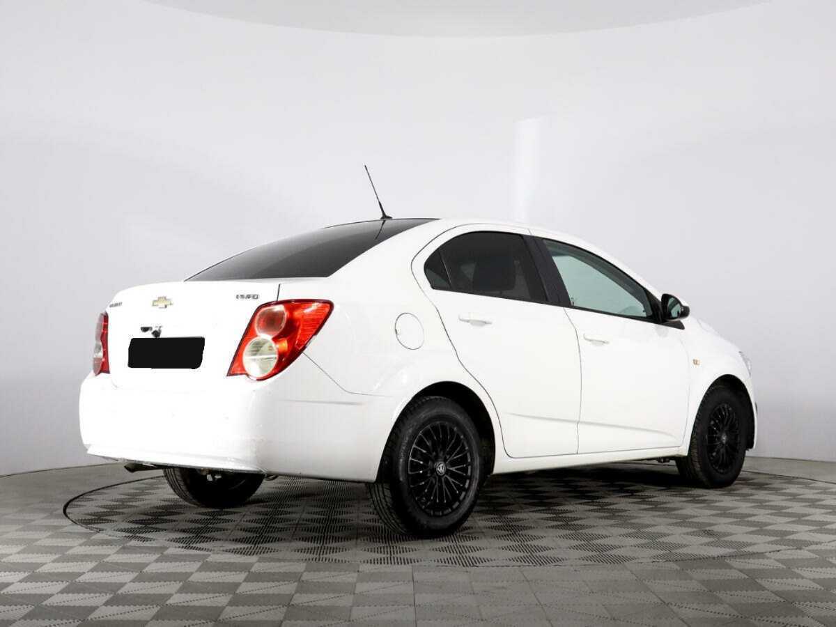 Chevrolet Aveo с пробегом — 2012 год. Фото: #4