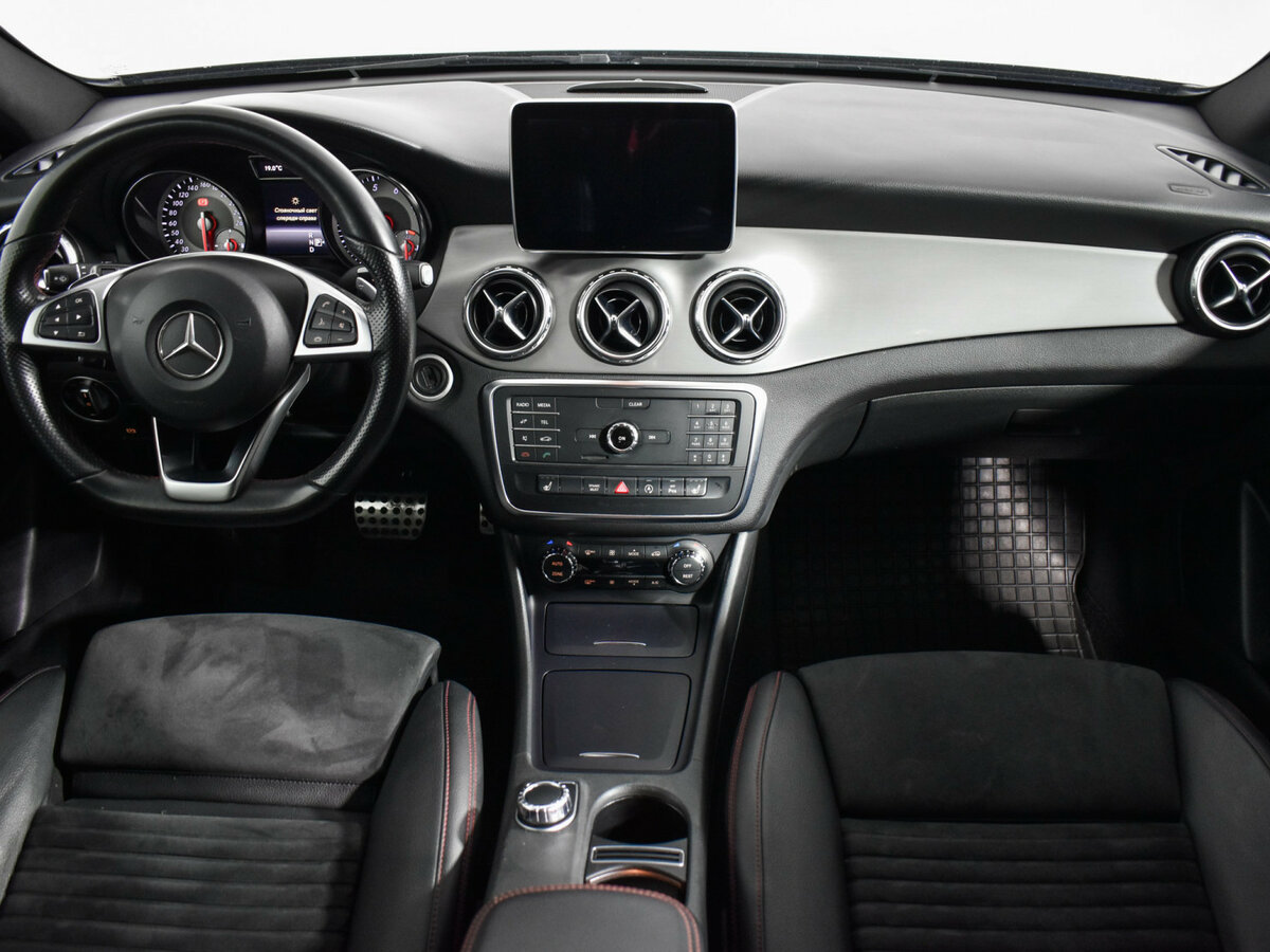 Mercedes-Benz GLA с пробегом — 2016 год. Фото: #13