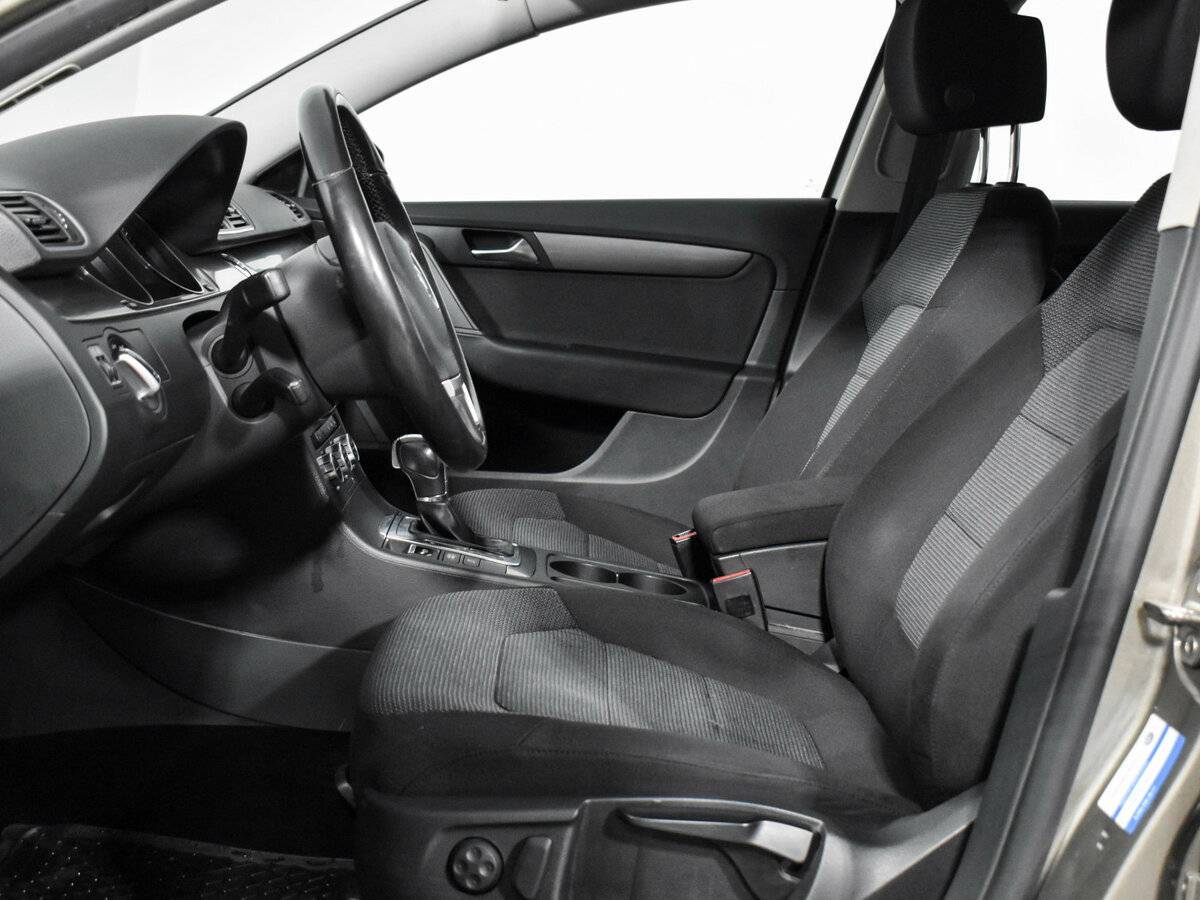 Volkswagen Passat с пробегом — 2012 год. Фото: #8