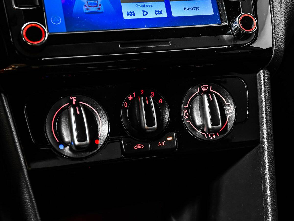 Volkswagen Polo с пробегом — 2017 год. Фото: #12