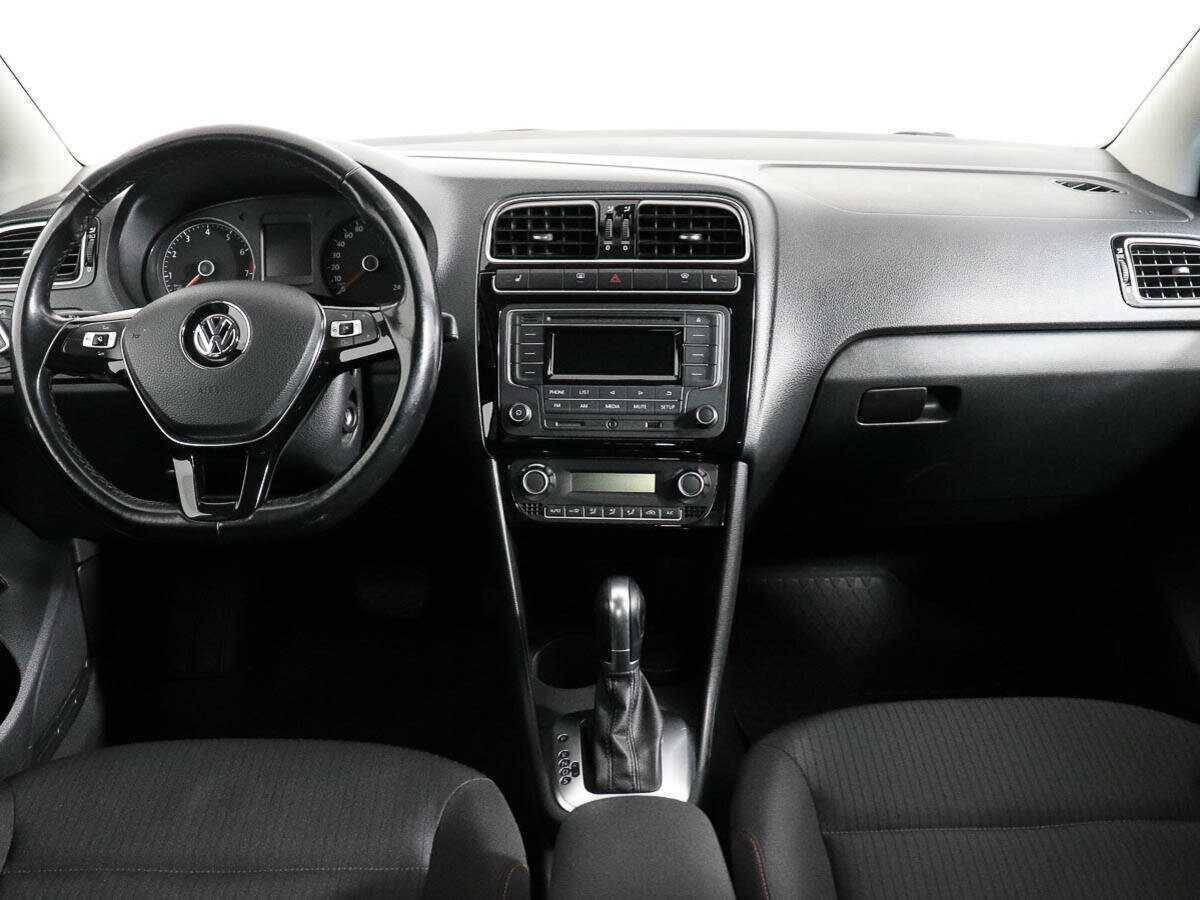 Volkswagen Polo с пробегом — 2017 год. Фото: #10