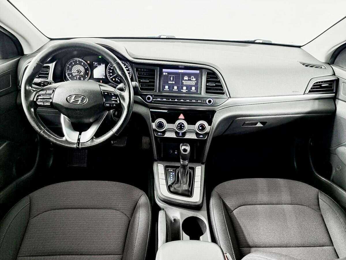 Hyundai Elantra с пробегом — 2019 год. Фото: #10