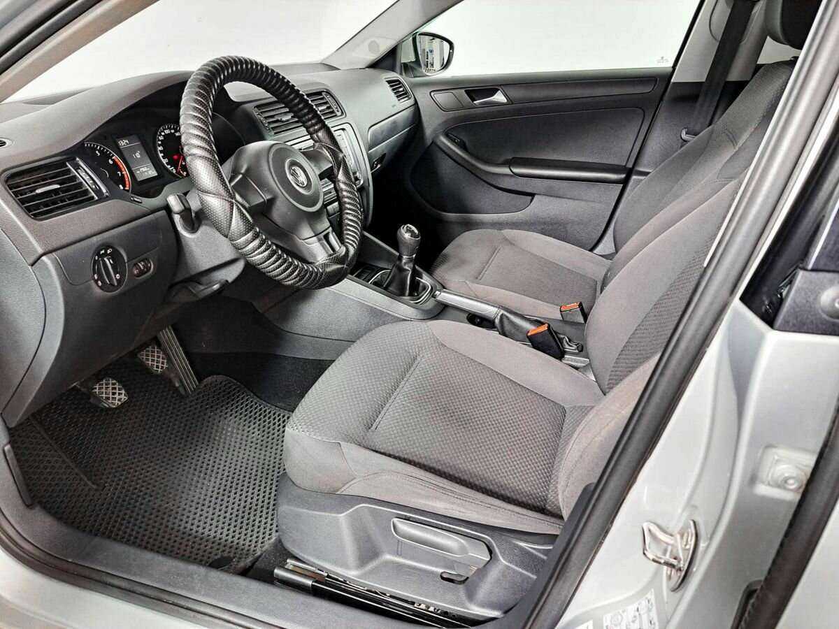 Volkswagen Jetta с пробегом — 2014 год. Фото: #15