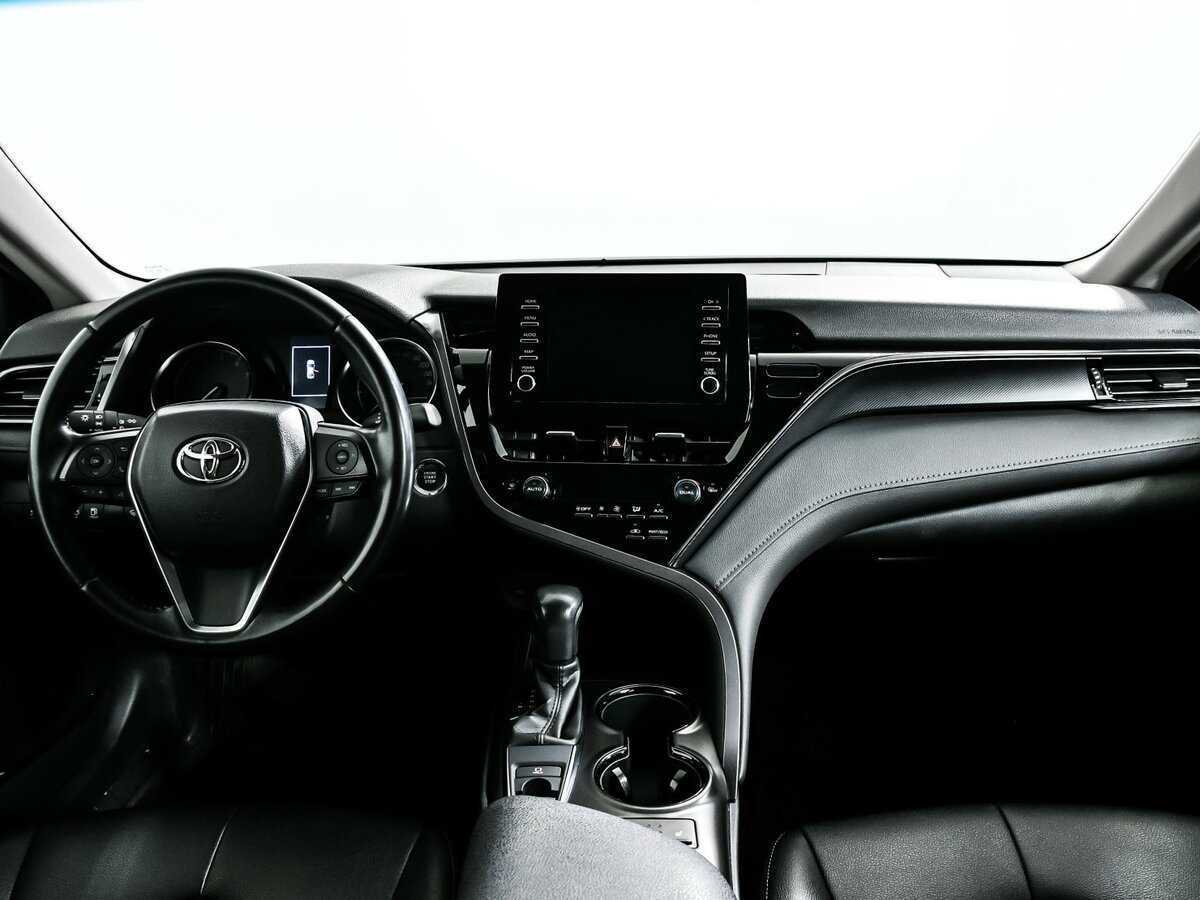 Toyota Camry с пробегом — 2022 год. Фото: #10