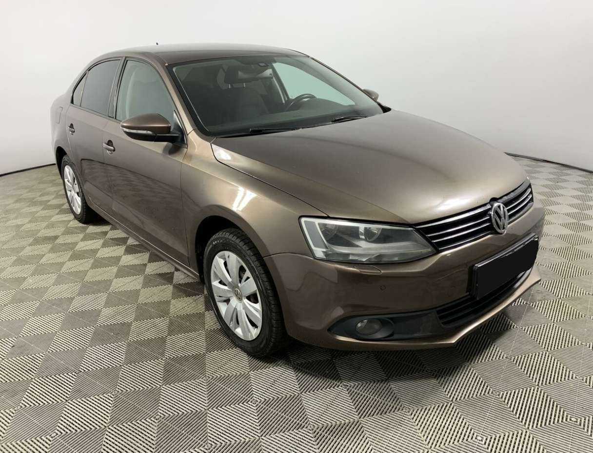 Volkswagen Jetta с пробегом — 2013 год. Фото: #2