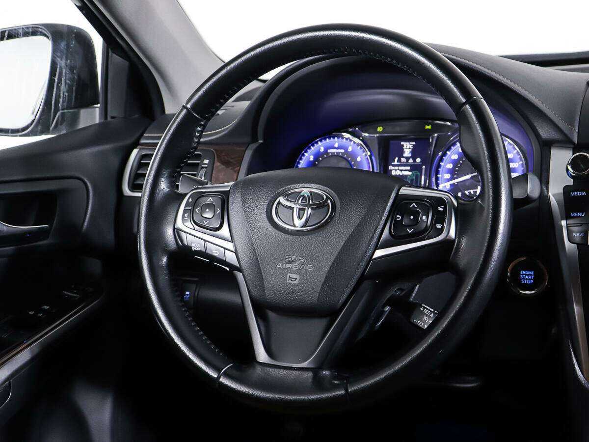 Toyota Camry с пробегом — 2017 год. Фото: #15