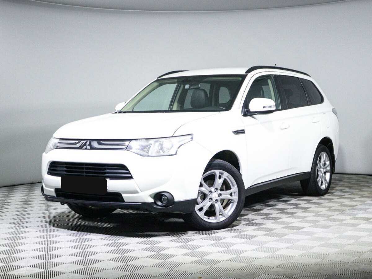 Mitsubishi Outlander с пробегом — 2012 год. Фото: #0