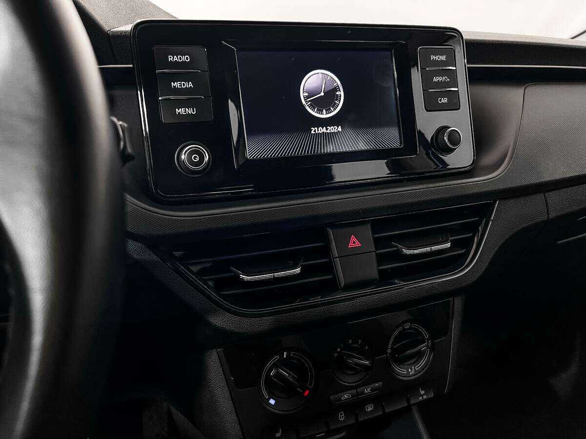 Skoda Rapid с пробегом — 2021 год. Фото: #13