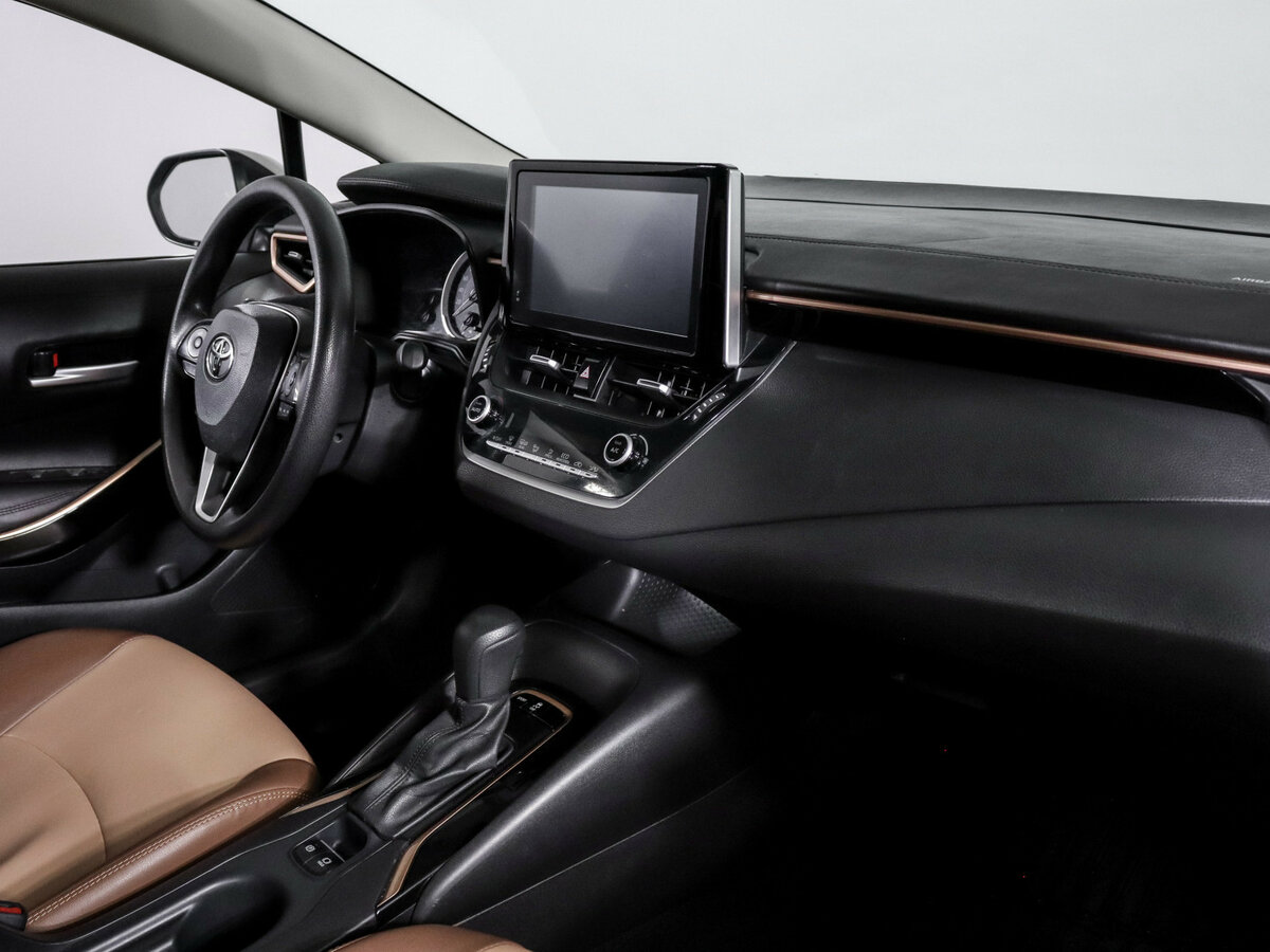 Toyota Corolla с пробегом — 2021 год. Фото: #6