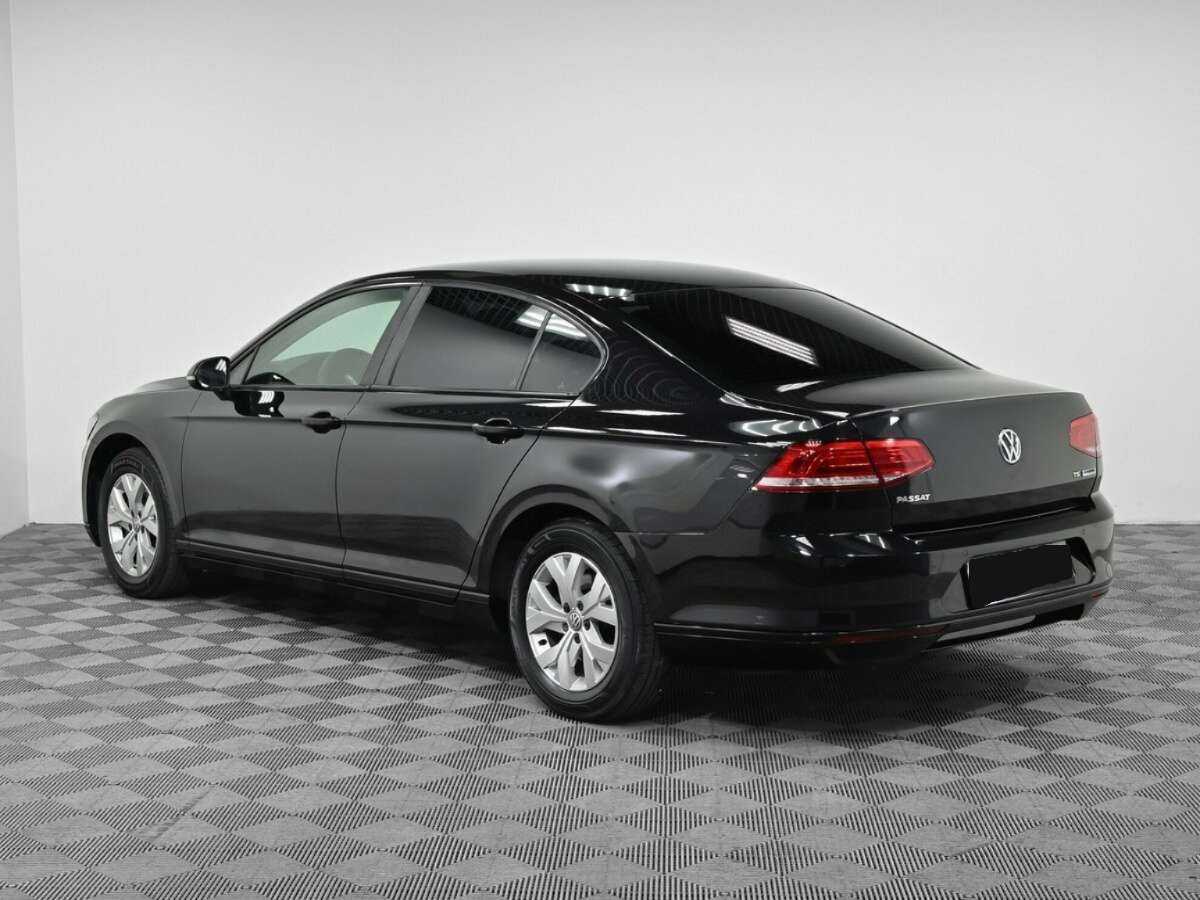 Volkswagen Passat с пробегом — 2016 год. Фото: #3