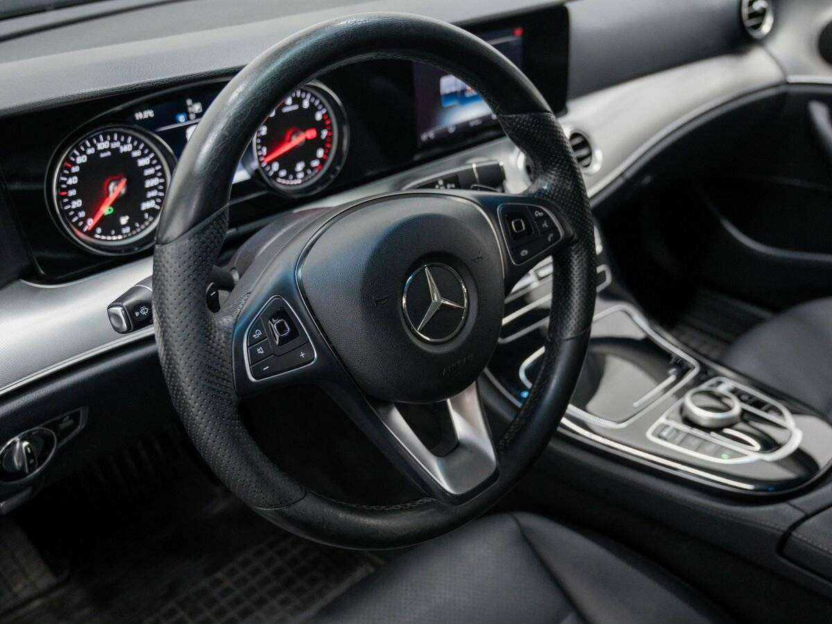Mercedes-Benz E-Класс с пробегом — 2017 год. Фото: #16