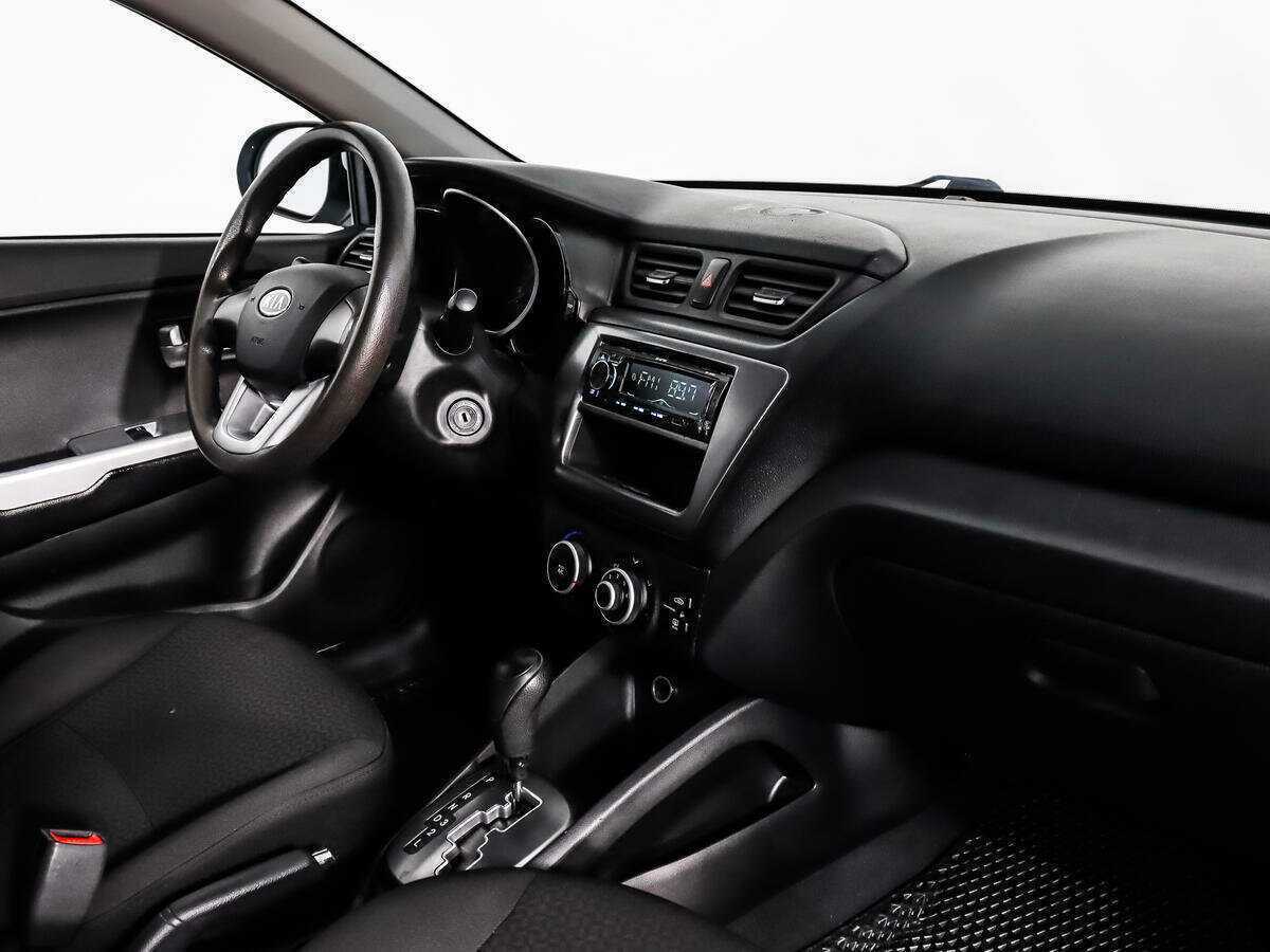 Kia Rio с пробегом — 2012 год. Фото: #10