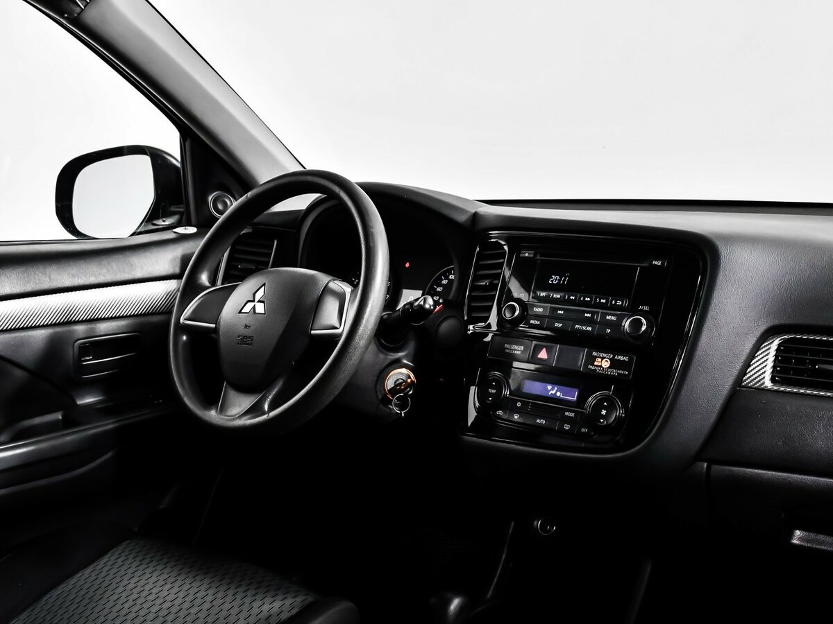 Mitsubishi Outlander с пробегом — 2014 год. Фото: #6