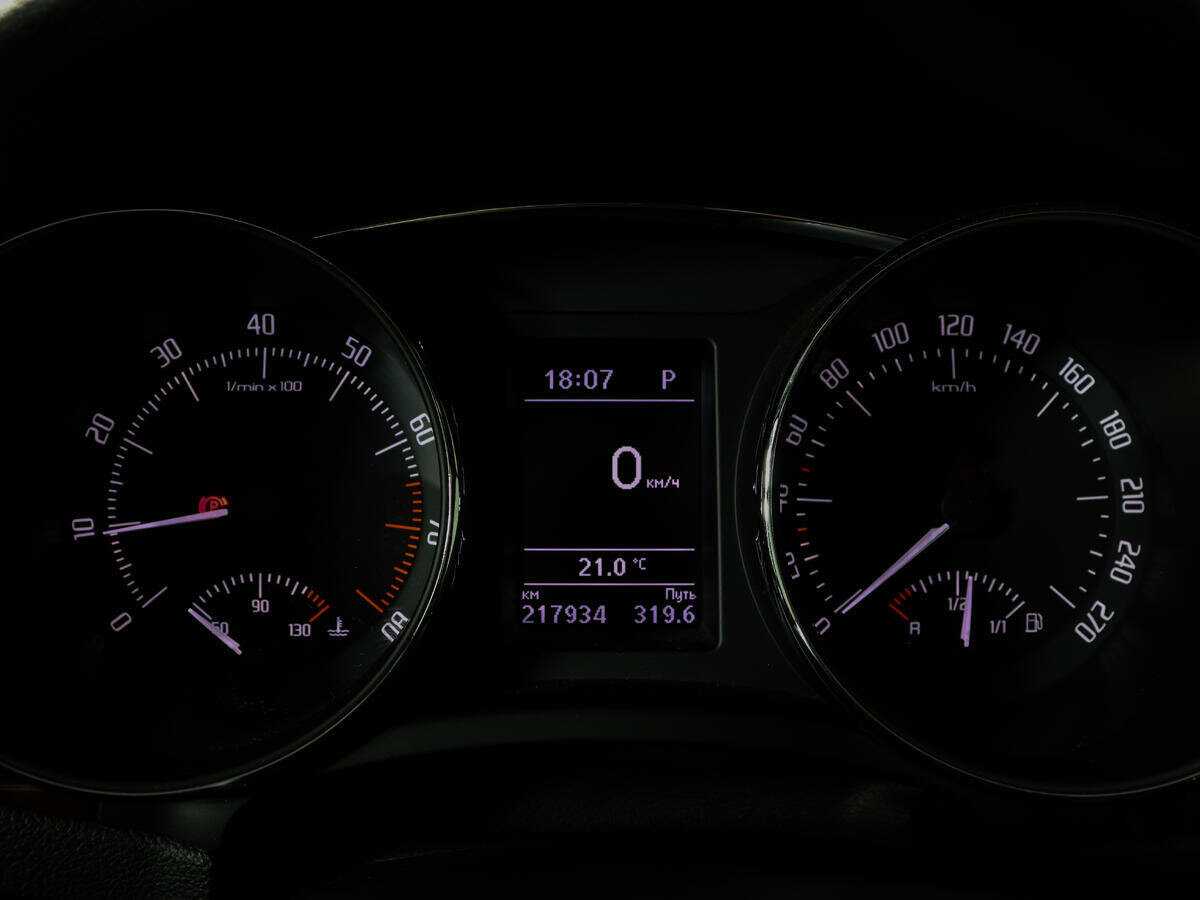 Skoda Superb с пробегом — 2014 год. Фото: #10