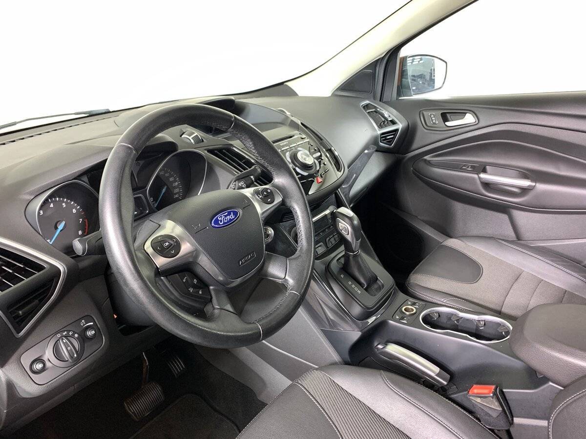 Ford Kuga с пробегом — 2014 год. Фото: #10