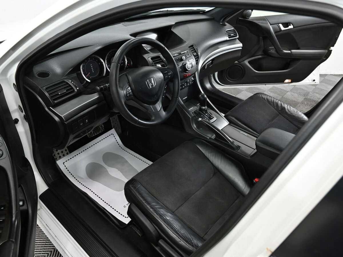 Honda Accord с пробегом — 2012 год. Фото: #4