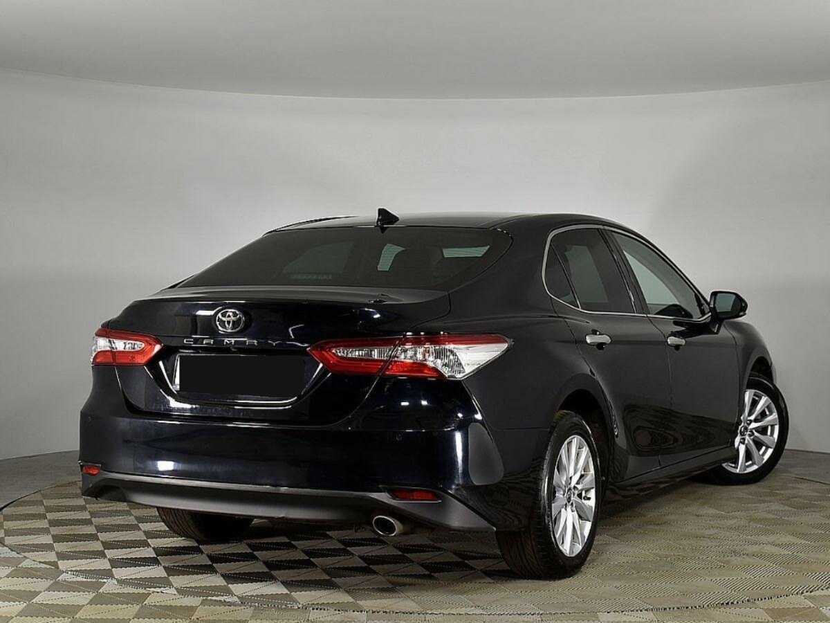Toyota Camry с пробегом — 2019 год. Фото: #1